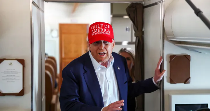 U.S. President Donald Trump speaks to reporters aboard Air Force One en route to Joint Base Andrews, Maryland, after touring a temporary migrant detention center informally known as "Alligator Alcatraz" in Ochopee, Florida, U.S., July 1, 2025. REUTERS/Evelyn Hockstein/Evelyn Hockstein