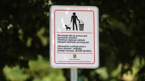 Veliki park, ponašanje kućnih ljubimaca, kućni ljubimci, pravila, vlasnici, Sarajevo, table, psi/Senad Gubelić