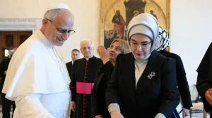 papa lav i emine erdogan x/X