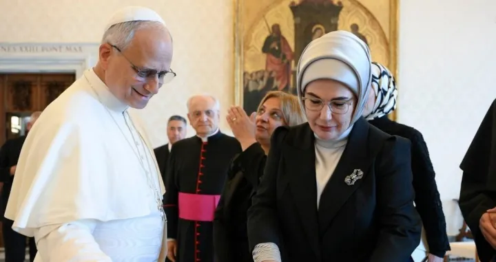 papa lav i emine erdogan x/X