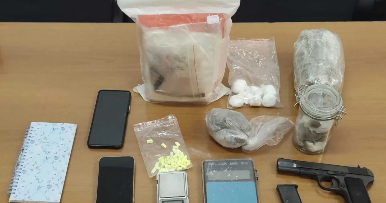 Pronađeni droga, novac oružje.../MUP KS/