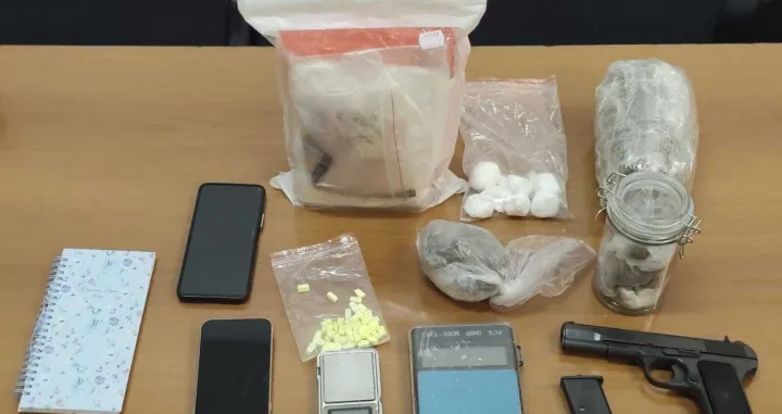 Pronađeni droga, novac oružje.../MUP KS/