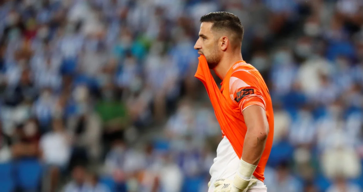 epa09490400 Elche's goalkeeper Kiko Casilla reacts during the Spanish LaLiga soccer match between Real Sociedad and Elche CF at Reale Arena stadium in San Sebastian, Basque Country, Spain, 26 September 2021. EPA/JUAN HERRERO