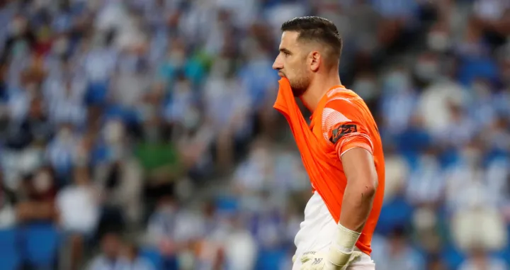 epa09490400 Elche's goalkeeper Kiko Casilla reacts during the Spanish LaLiga soccer match between Real Sociedad and Elche CF at Reale Arena stadium in San Sebastian, Basque Country, Spain, 26 September 2021. EPA/JUAN HERRERO