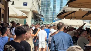 Zagrijavanje za koncert Marka Perkovića Thompsona u Zagrebu, centar Zagreba, fanovi, pjevanje/Index.hr