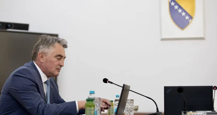 Željko Komšić član Predsjedništva Bosne i Hercegovine, vratio se na posao nakon ugrađivanja stenta/Facebook