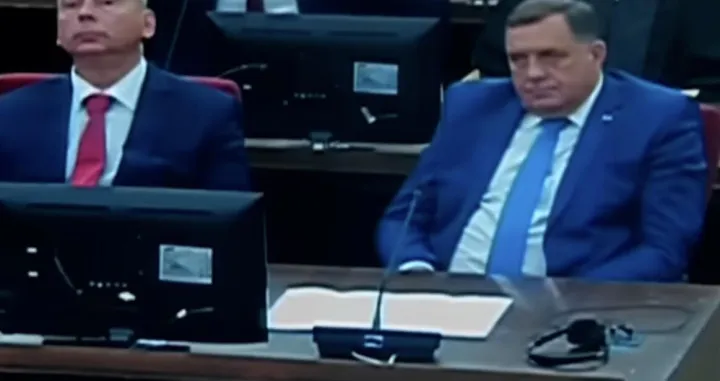 Dodik u sudnici/