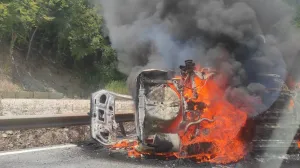 Automobil se zapalio kod Semizovca, gužva, kolona, ima povrijeđenih, nesreća/Viber