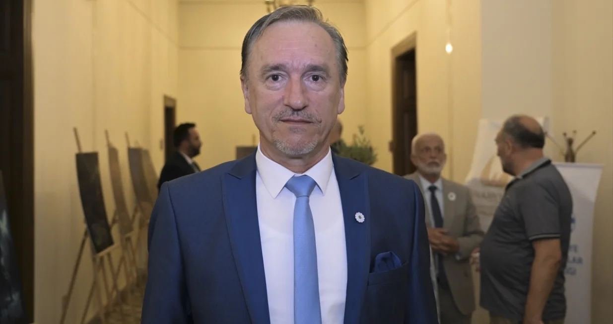 Ljekar koji je preživio genocid u Srebrenici Ilijaz Pilav: Nakon hiljada "nikad više", danas se dešava Gaza/Mehmet Futsi