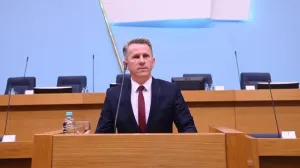 Dubravac: Dodik mora završiti na smetljištu istorije/Facebook/