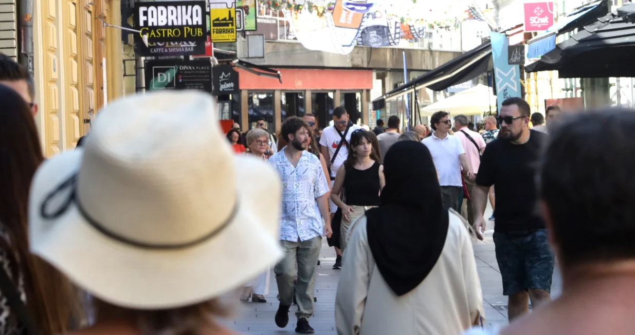 Turisti gužva/Didier Torche 