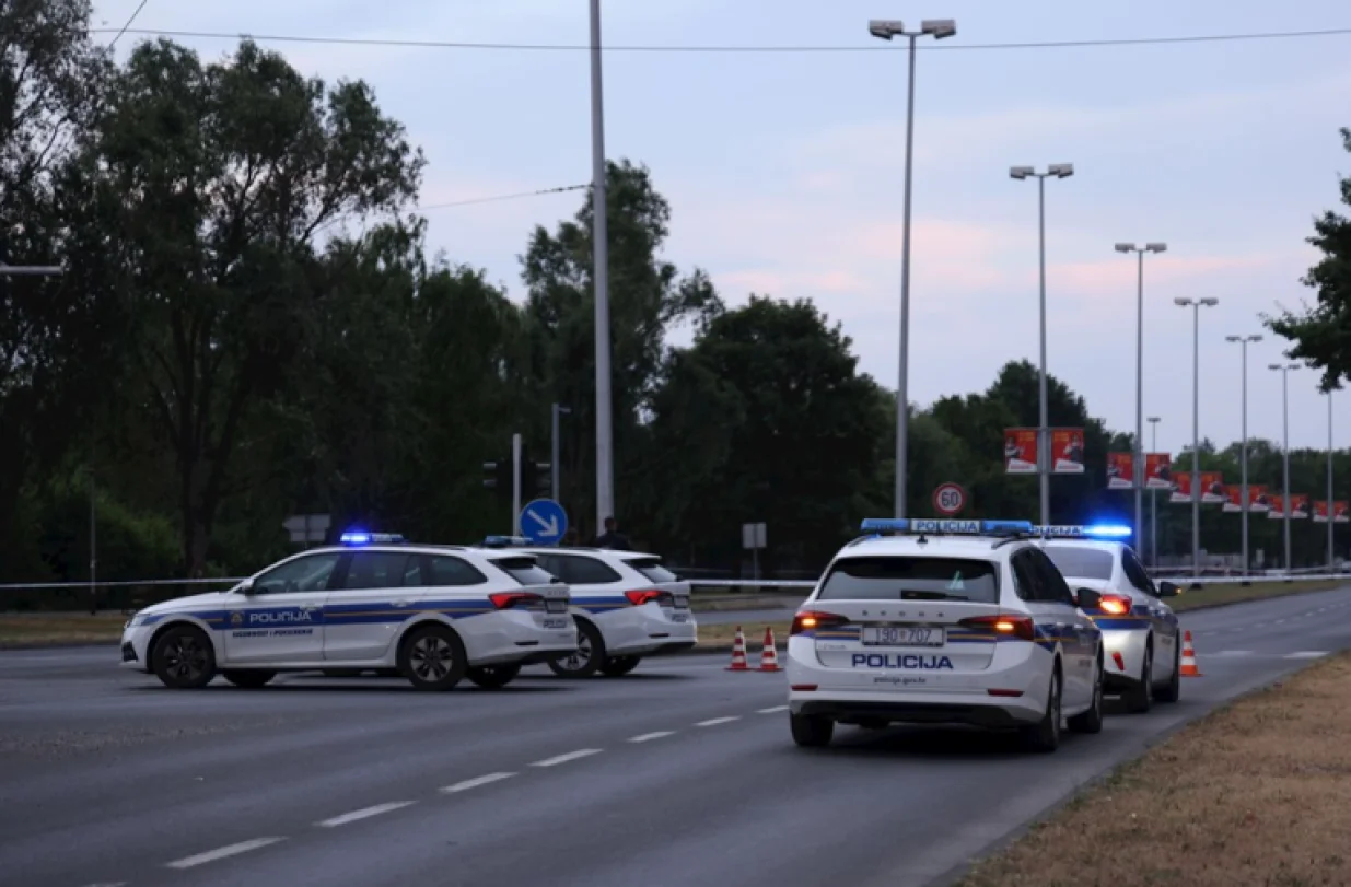 Ubistvo u Zagrebu, policija na mjestu događaja, MUP HR, hrvatska policija, policijska traka, uviđaj, policijski automobili/Index.hr