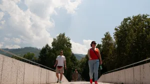 Toplo vrijeme turisti u gradu/Damir Deljo