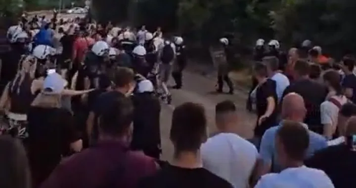 užice građani probili poliicijski kordon x/X