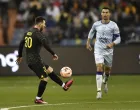 epa10416249 Lionel Messi of PSG in action against Cristiano Ronaldo of Riyadh XI during the friendly soccer match between the Riyadh XI and Paris Saint-Germain, in Riyadh, Saudi Arabia, 19 January 2023. The Riyadh XI consists of players from Saudi clubs Al-Nassr and Al Hilal, both based in Riyadh, the capital of Saudi Arabia. EPA-EFE/STR