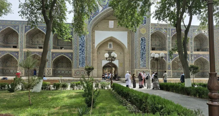 Liab Nodir Devonbegi/