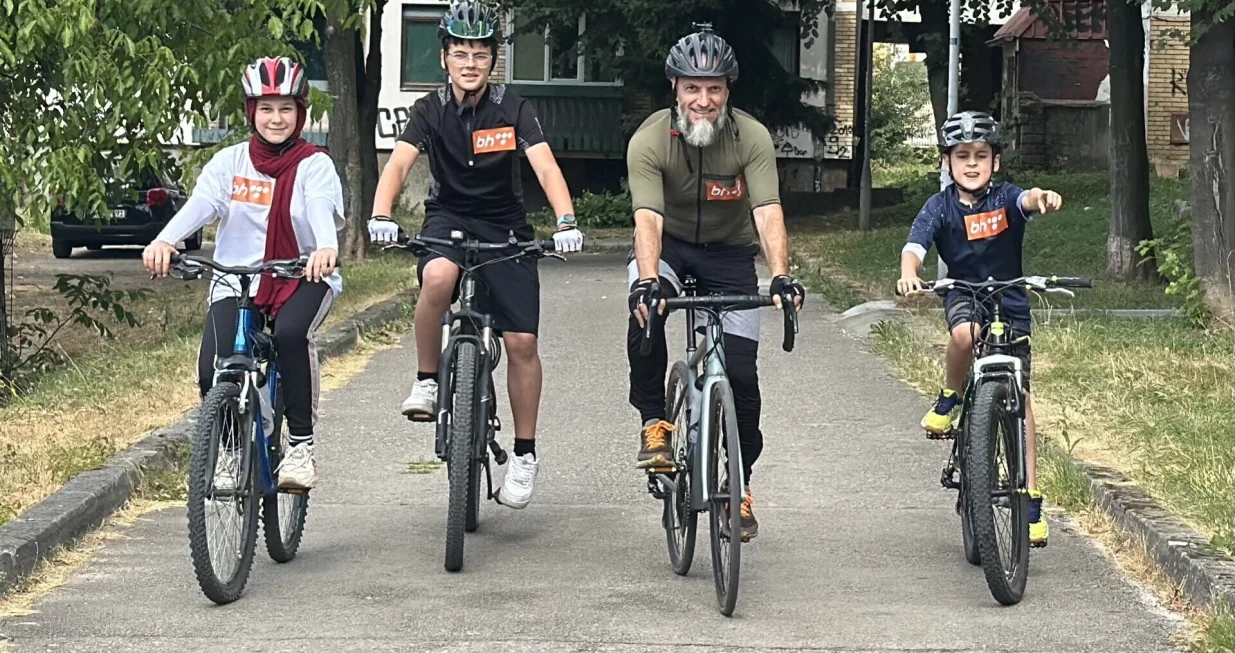 Porodica Muradbašić ponovo na putu za Srebrenicu/