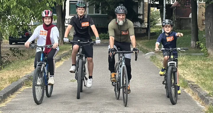 Porodica Muradbašić ponovo na putu za Srebrenicu/