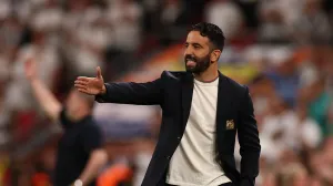 Soccer Football - Europa League - Final - Tottenham Hotspur v Manchester United - San Mames, Bilbao, Spain - May 21, 2025 Manchester United manager Ruben Amorim reacts REUTERS/Isabel Infantes