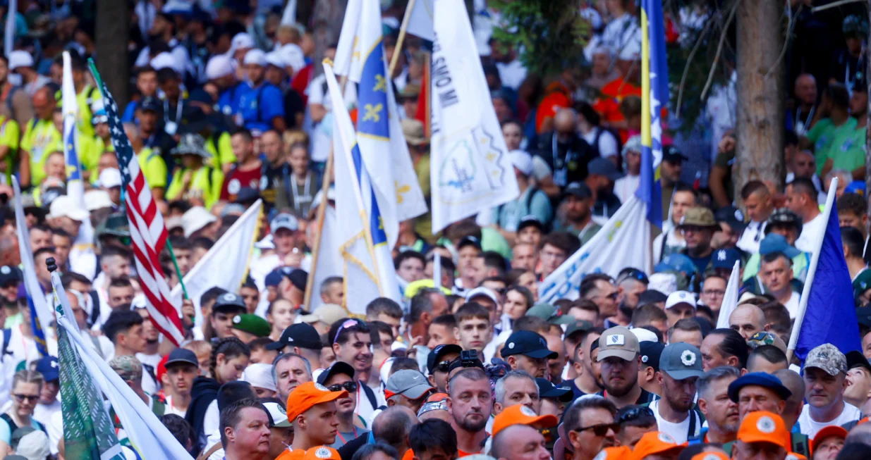 Više od 6.000 učesnika krenulo je na put dugačak više od 100 kilometara - pješački pohod Marš mira, u okviru obilježavanja 30. godišnjice genocida nad Bošnjacima u Srebrenici i njenoj okolini/Damir Deljo