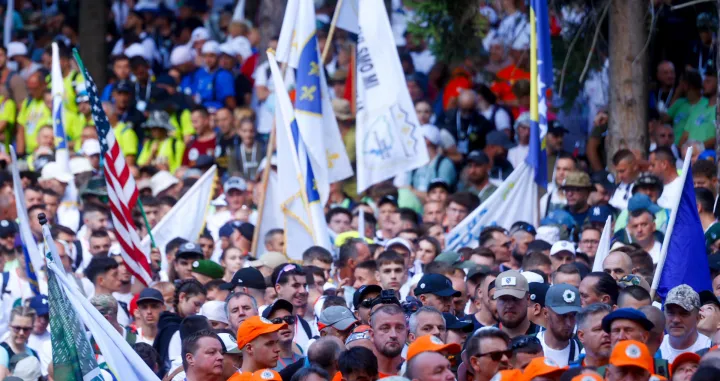 Više od 6.000 učesnika krenulo je na put dugačak više od 100 kilometara - pješački pohod Marš mira, u okviru obilježavanja 30. godišnjice genocida nad Bošnjacima u Srebrenici i njenoj okolini/Damir Deljo