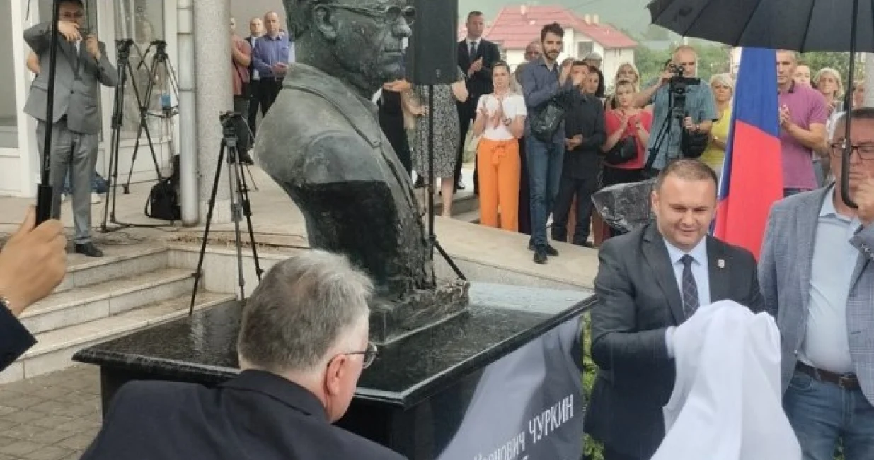 Foto: RTRSU Istočnom Sarajevu otkrivena bista nekadašnjem ruskom diplomati Vitaliju Čurkin - nije dozvolio poniženje srpskog naroda/
