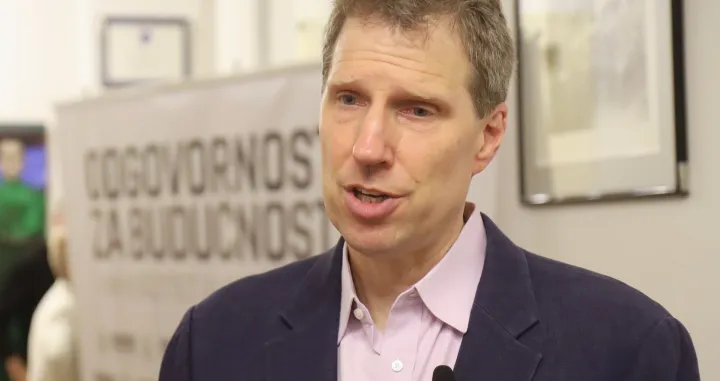 Rektorat unsa odgovornost za budućnost - srebrenica/Senad Gubelić