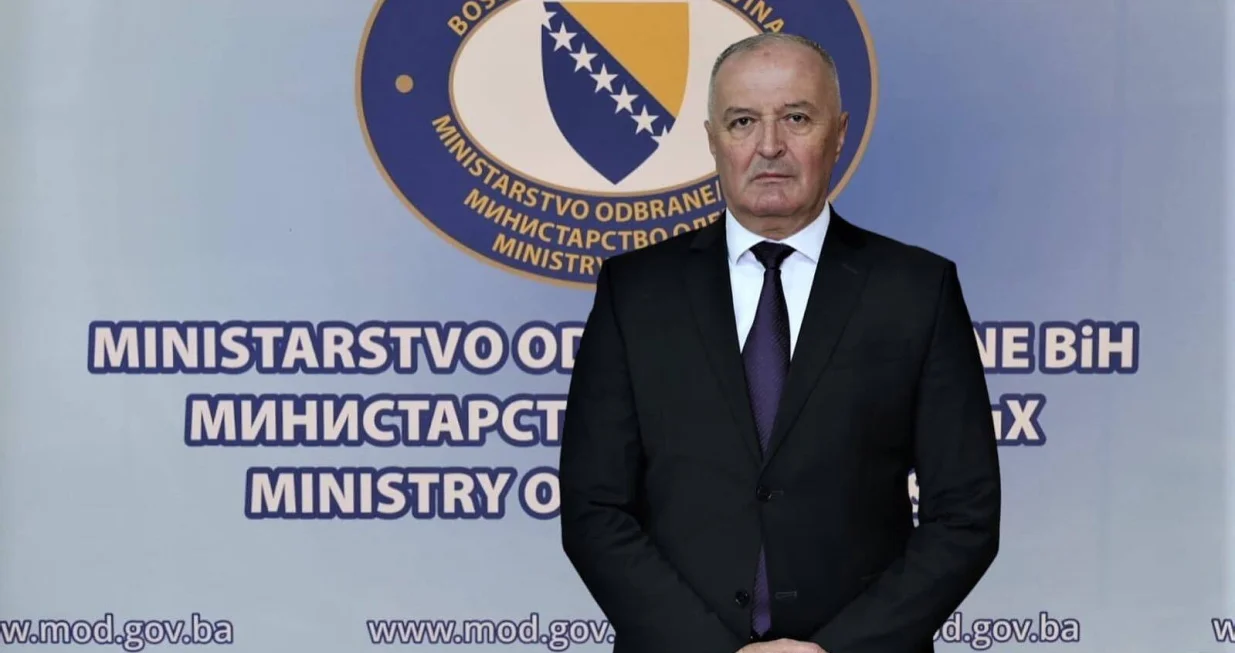 Ministar odbrane BiH Zukan Helez/Facebook