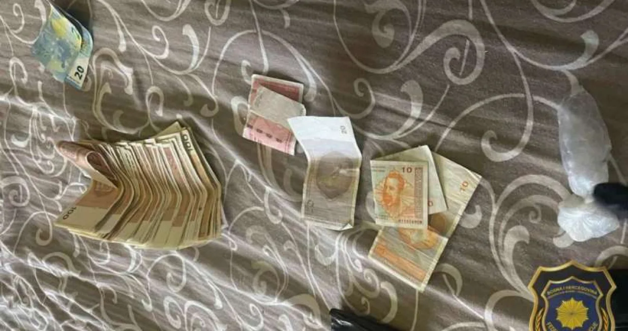 Oduzeti droga i novac/FUP//