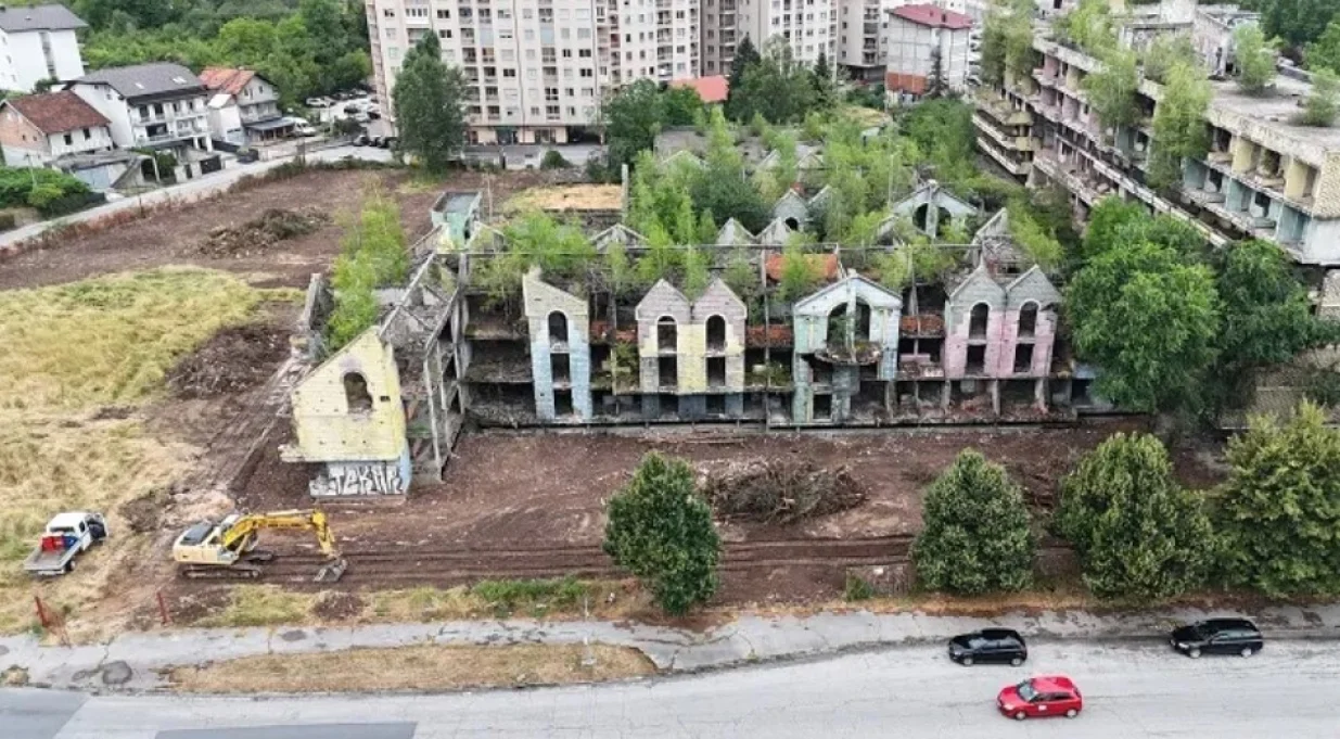 U toku je čišćenje terena/ BiznisInfo ba/Biznisinfo.ba