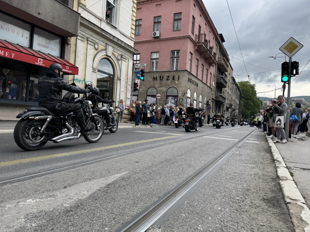 Motociklisti koji su krenuli iz Bihaća prema Srebrenici, u Sarajevu/Nihad Katica 