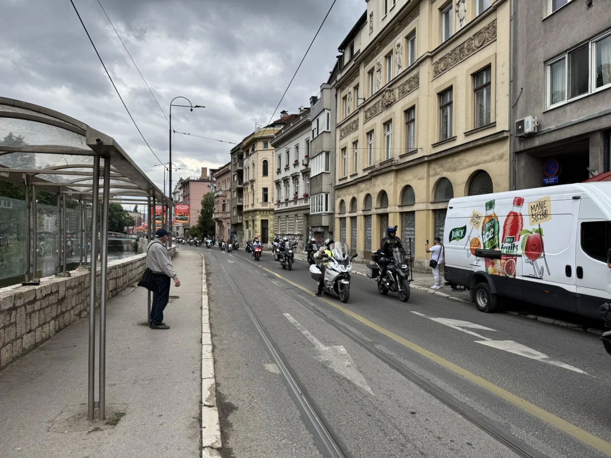 Motociklisti koji su krenuli iz Bihaća prema Srebrenici, u Sarajevu/Nihad Katica 