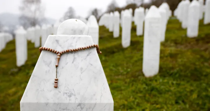 Memorijalni centar Potočari zimi/Damir Deljo