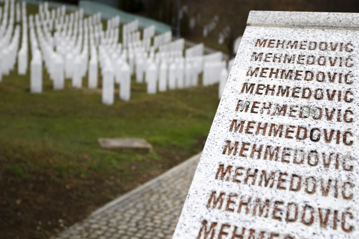 Memorijalni centar Potočari zimi/Damir Deljo