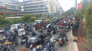 motoristi u sarajevu, na putu ka srebrenici/Senad Gubelić