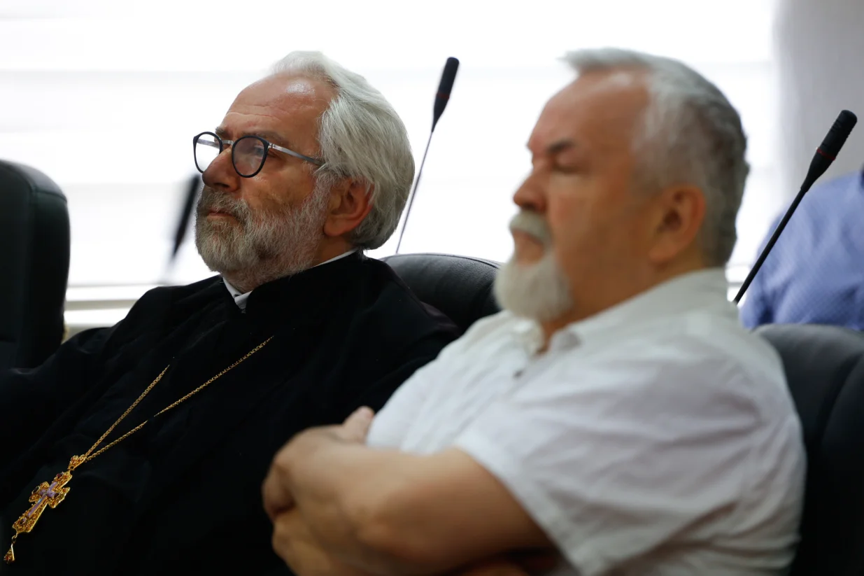 Komemorativna sjedcnica SO Srebrenica/Damir Deljo/