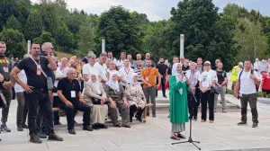 Obraćanje Kade Hotić, Kada Hotić, Potočari, dolazak učesnika Marša mira, 30. godišnjica genocida/Edin Barimac