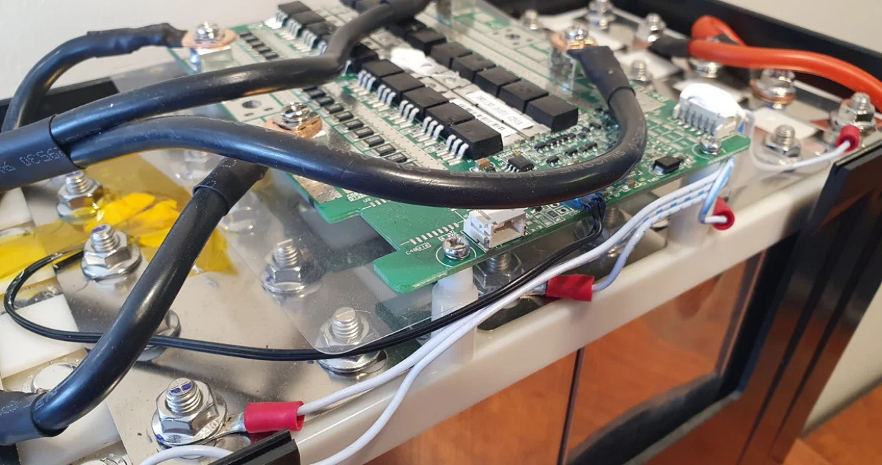 litijum baterija - ilustracija/