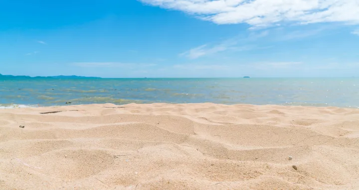 plaža, pješčana plaža/Ilustracija/Freepik 