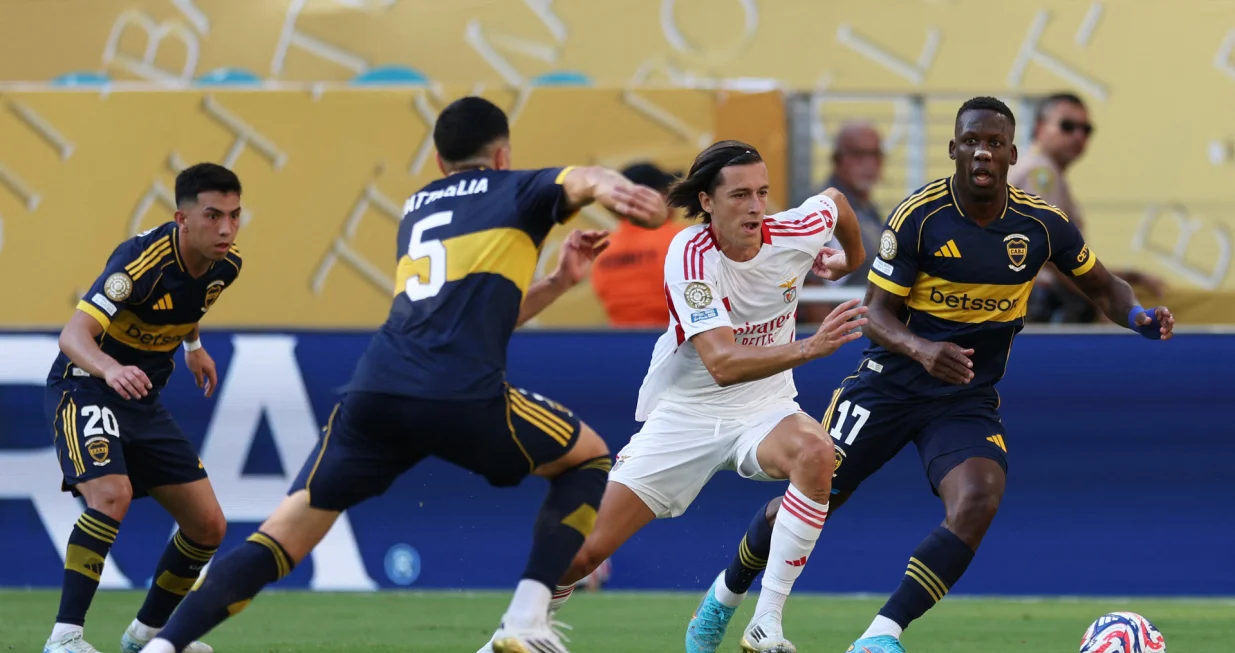 Soccer Football - FIFA Club World Cup - Group C - Boca Juniors v Benfica - Hard Rock Stadium, Miami Gardens, Florida, U.S. - June 16, 2025 Benfica's Alvaro Fernandez Carreras in action with Boca Juniors' Luis Advincula, Boca Juniors' Rodrigo Battaglia and Boca Juniors' Alan Velasco IMAGN IMAGES via Reuters/Nathan Ray Seebeck