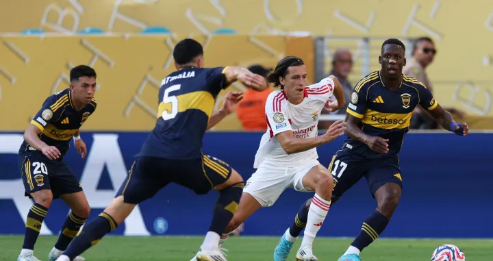 Soccer Football - FIFA Club World Cup - Group C - Boca Juniors v Benfica - Hard Rock Stadium, Miami Gardens, Florida, U.S. - June 16, 2025 Benfica's Alvaro Fernandez Carreras in action with Boca Juniors' Luis Advincula, Boca Juniors' Rodrigo Battaglia and Boca Juniors' Alan Velasco IMAGN IMAGES via Reuters/Nathan Ray Seebeck