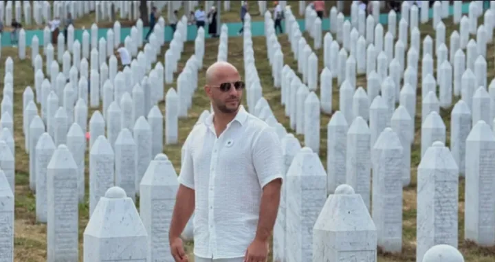Izvođač duhovne muslimanske muzike, Maher Zain, fotografija iz Srebrenice, MC Srebrenica-Potočari/Prtsc