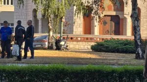 Saobraćajna nesreća na Pofalićima, automobil udario u zid, Sarajevo/Oslobođenje