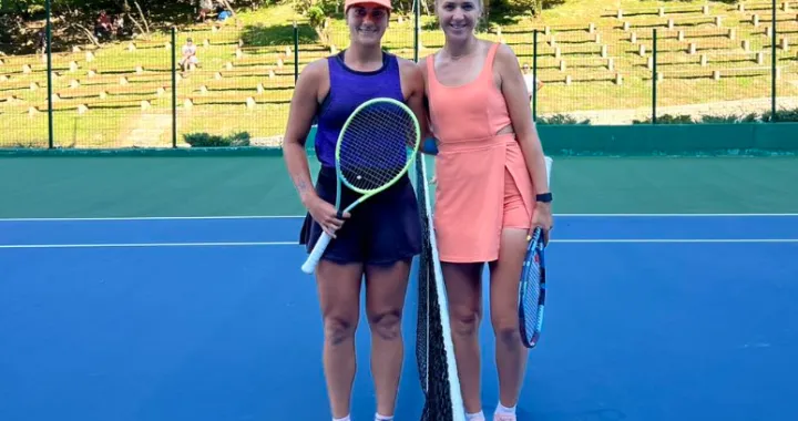 Ema Burgić (desno) pobijedila Turkinju Dogu Turkmen (lijevo)