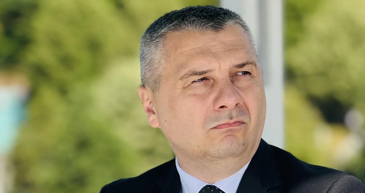 Nerin Dizdar u Potočarima 11. jula 2025.//