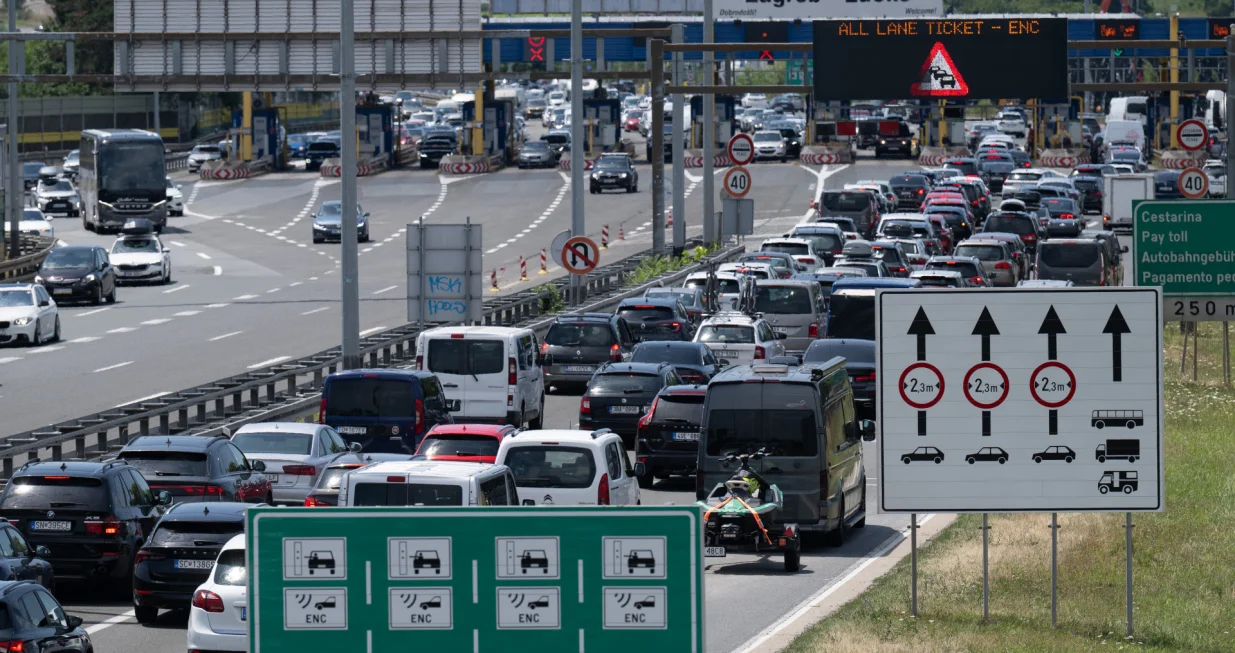 12.07.2025., Zagreb - Pojacan promet u smjeru prema moru ispred NP Lucko. Photo: Davor Puklavec/PIXSELL/Davor Puklavec/pixsell