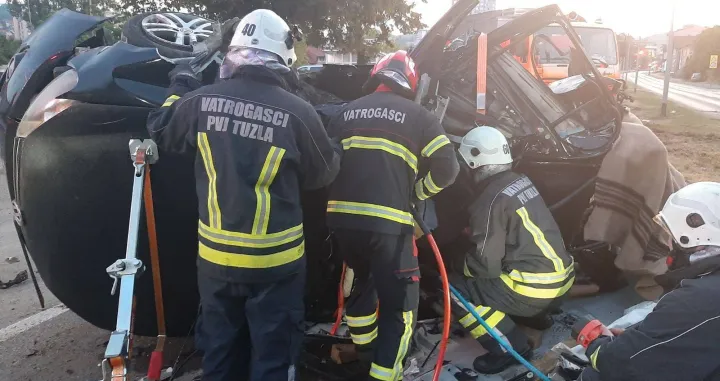 Stravična nesreća u Tuzli/Tuzlanski Vatrogasci
