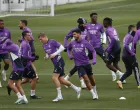 epa10381319 Real Madrid's forward Marco Asensio (C) and midfielder Toni Kroos (C-L) attend the team's training session at the club's sports city in Madrid, Spain, 29 December 2022. Real Madrid will be facing Real Valladolid in a Primera Division LaLiga match on 30 December 2022. EPA/JUAN CARLOS HIDALGO