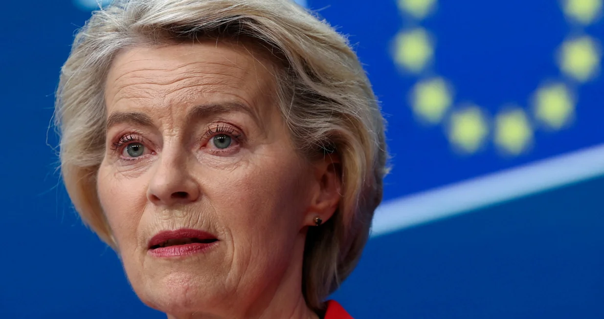 FILE PHOTO: European Commission President Ursula von der Leyen attends a press conference with Polish Prime Minister Donald Tusk and European Council President Antonio Costa, on the day of the European Union leaders summit in Brussels, Belgium June 26, 2025. REUTERS/Yves Herman/File Photo/Yves Herman