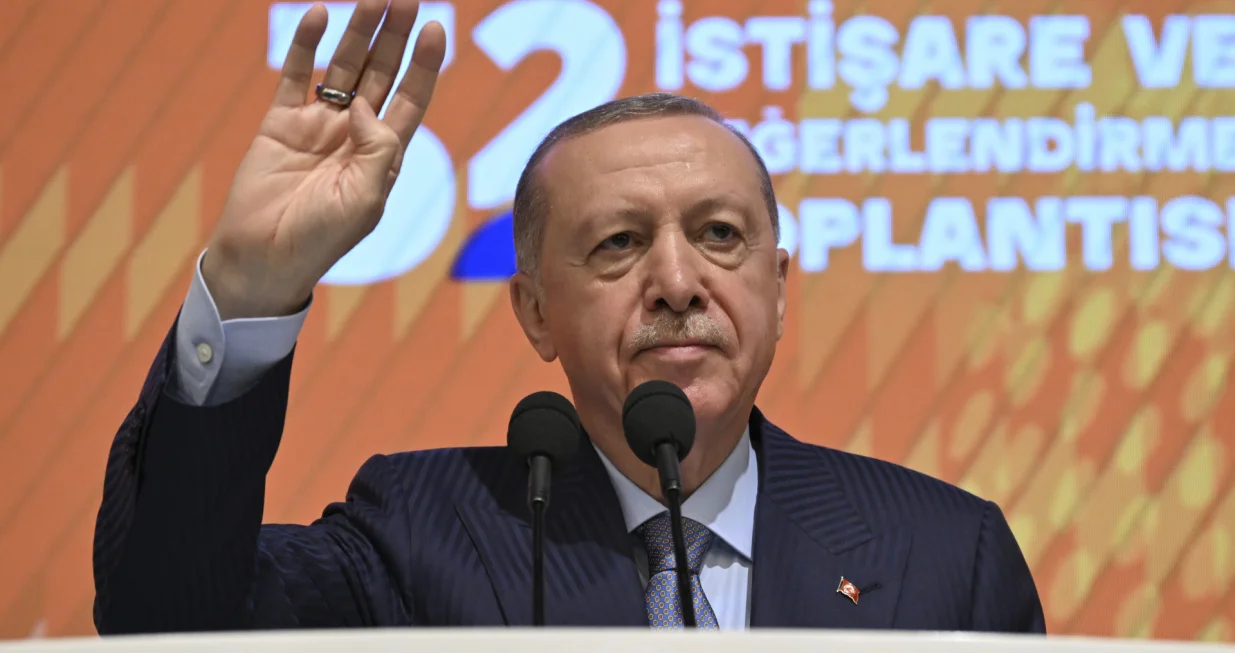 Ankara, Turska - 13. juli 2025:Predsjednik Turske Recep Tayyip Erdogan obratio se u nedjelju na evaluacijskom sastanku Stranke pravde i razvoja (AK Parti) u Ankari (DoДџukan KeskinkД±lД±Г§ - Anadolu Agency)/